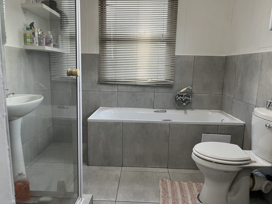 3 Bedroom Property for Sale in Waterval East North West